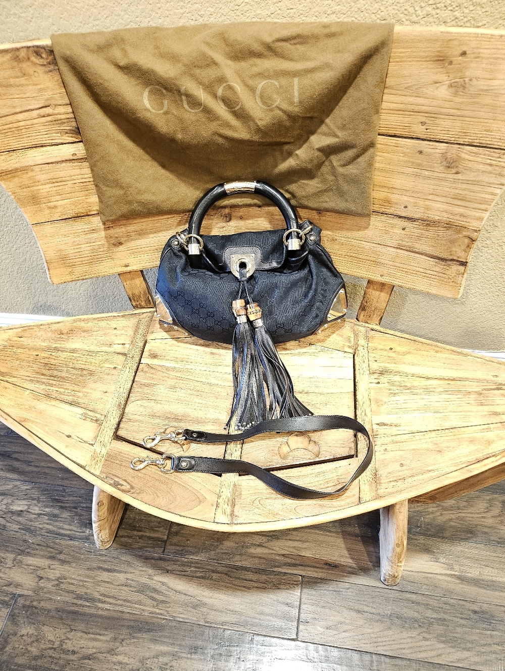 Vintage Authenic Gucci Black Large Top-Handle Bag with Tassel Detail - Picture 2 of 5